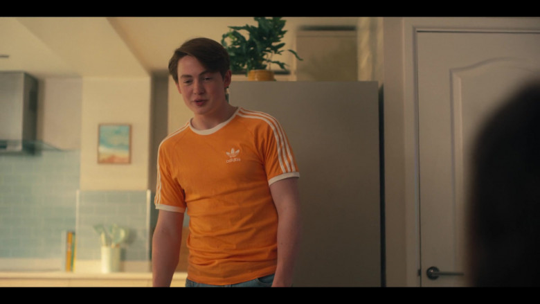 Adidas Orange T-Shirt of Kit Connor as Nick Nelson in Heartstopper S01E08 Boyfriend (4)