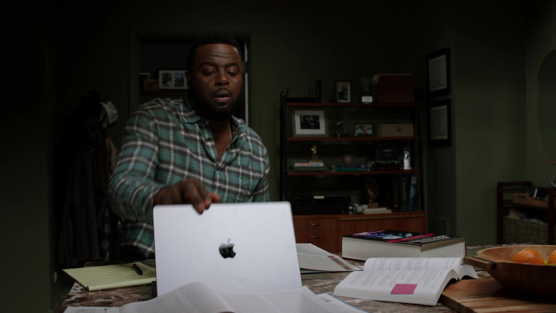 Apple MacBook Laptop in Chicago Med S07E19 Like a Phoenix Rising From the Ashes (2022)
