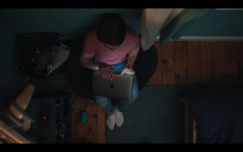 Apple MacBook Laptop of Kit Connor as Nick Nelson in Heartstopper S01E03 Kiss (2022)