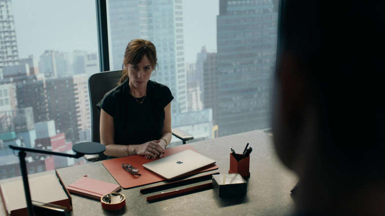 Apple MacBook Laptop of Maggie Siff as Wendy Rhoades in Billions S06E11 Succession (2)