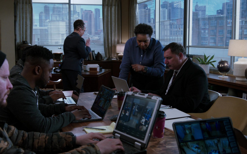 Apple MacBook Laptops in Chicago Med S07E17 If You Love Someone, Set Them Free (2)