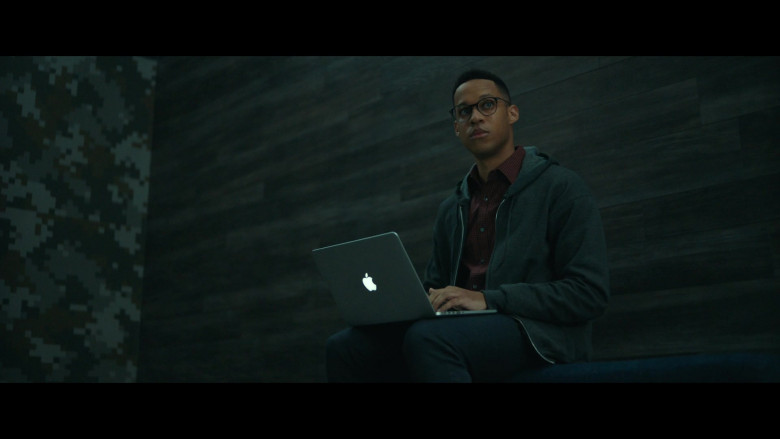 Apple MacBook Laptops in Super Pumped S01E06 Delete Uber (6)