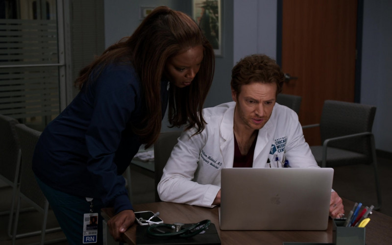 Apple MacBook Pro Laptop in Chicago Med S07E18 Judge Not, for You Will Be Judged (1)