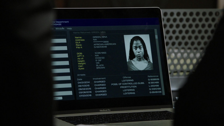 Apple MacBook Pro Laptop in Law & Order Special Victims Unit S23E19 Tangled Strands of Justice (2)