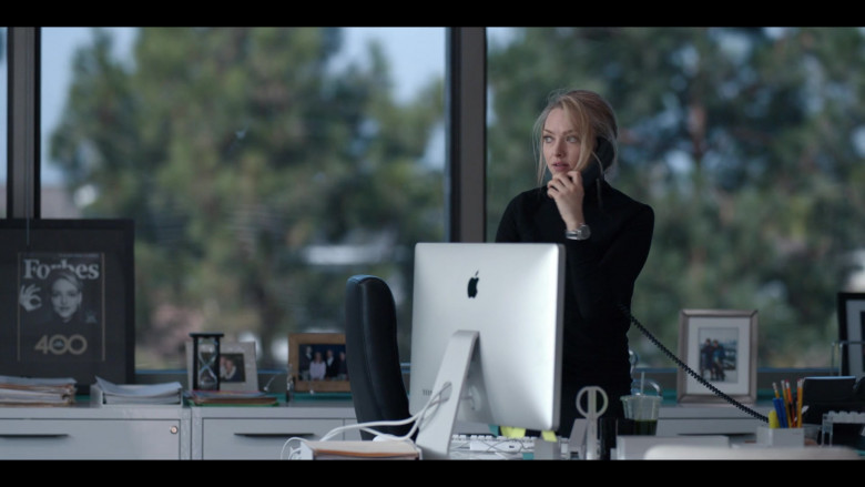 Apple Thunderbolt Display of Amanda Seyfried as Elizabeth Holmes in The Dropout S01E08 Lizzy (2)