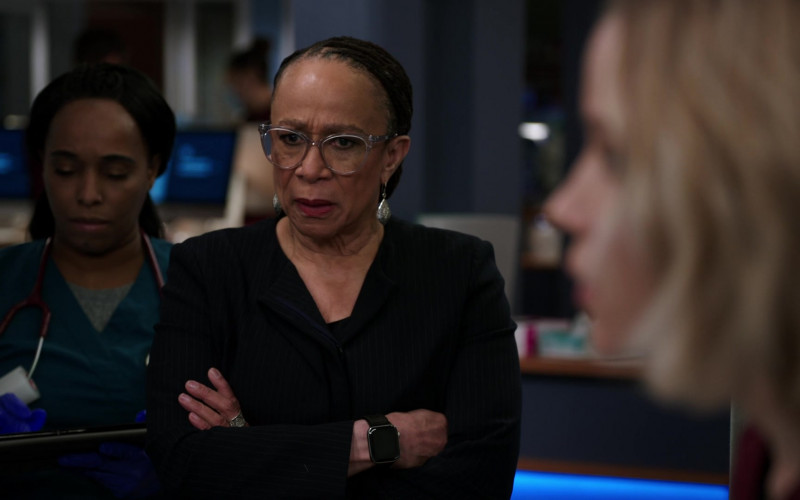 Apple Watch in Chicago Med S07E18 Judge Not, for You Will Be Judged (2022)