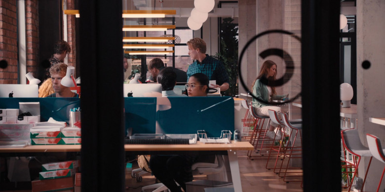 Apple iMac All-In-One Computers in WeCrashed S01E07 The Power of We (2)