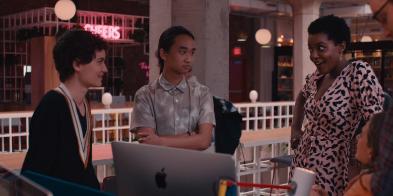 Apple iMac All-In-One Computers in WeCrashed S01E07 The Power of We (5)