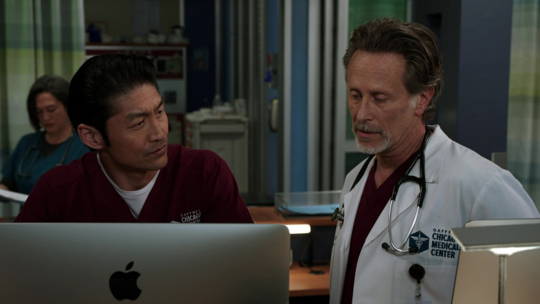 Apple iMac Computers in Chicago Med S07E19 Like a Phoenix Rising From the Ashes (3)