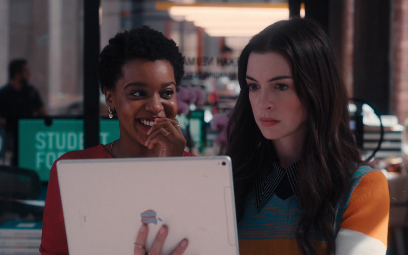 Apple iPad Tablet Held by Anne Hathaway as Rebekah Neumann in WeCrashed S01E07 The Power of We (2022)