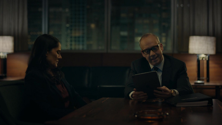 Apple iPad Tablet of Paul Giamatti as Chuck Rhoades in Billions S06E11 Succession (2022)