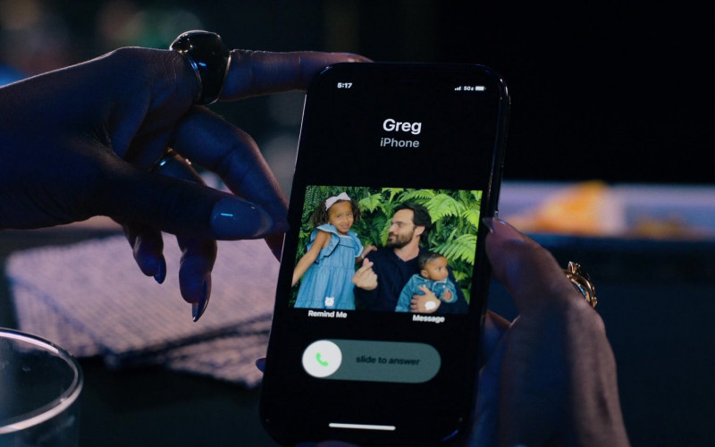 Apple iPhone Smartphone in Roar S01E04 The Woman Who Found Bite Marks on Her Skin (2022)
