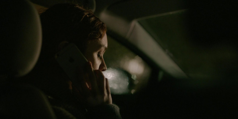 Apple iPhone Smartphone in Slow Horses S01E02 Work Drinks (2022)