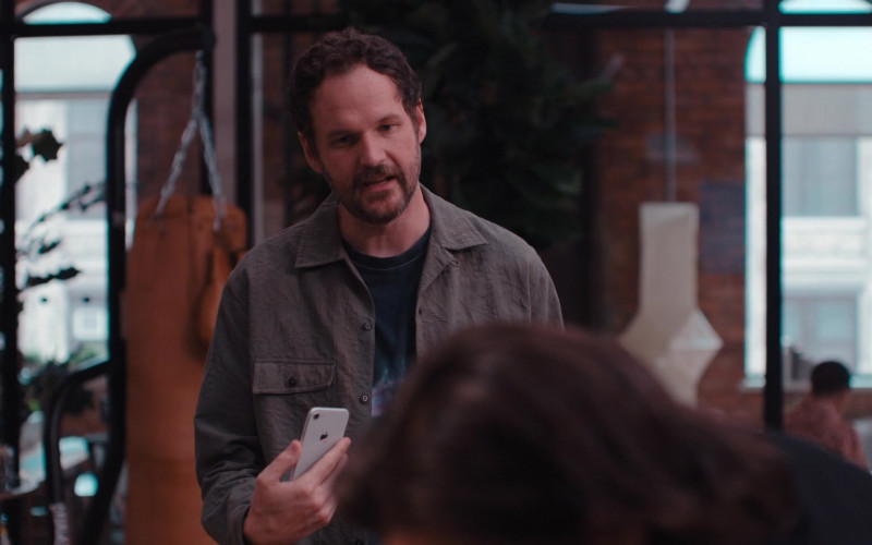 Apple iPhone Smartphone of Kyle Marvin as Miguel McKelvey in WeCrashed S01E05 Hustle Harder (2022)