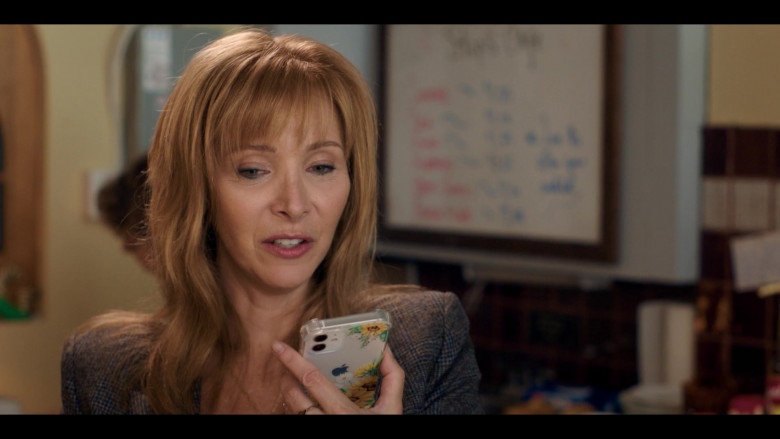 Apple iPhone Smartphone of Lisa Kudrow as Heidi in Better Nate Than Ever 2022 (2)