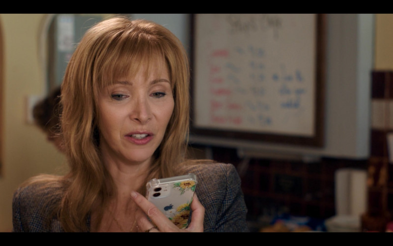 Apple iPhone Smartphone of Lisa Kudrow as Heidi in Better Nate Than Ever 2022 (2)