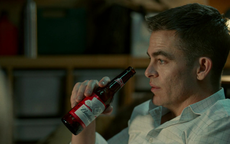 Budweiser Beer Enjoyed by Chris Pine as James in The Contractor (2022)