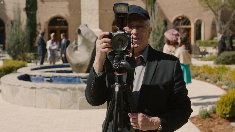 Canon EOS Camera in This Is Us S06E13 Day of the Wedding (2022)