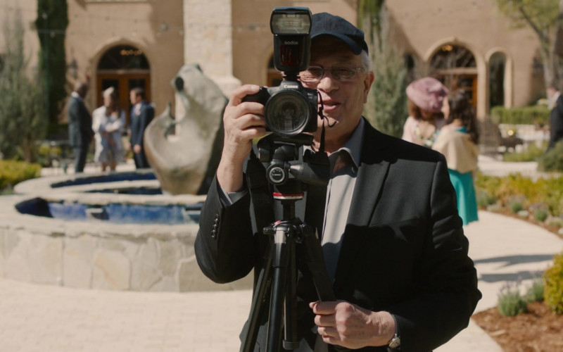 Canon EOS Camera in This Is Us S06E13 Day of the Wedding (2022)