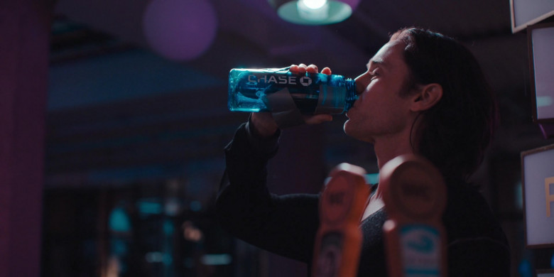 Chase Bank Bottle of Jared Leto as Adam Neumann in WeCrashed S01E05 Hustle Harder (2022)