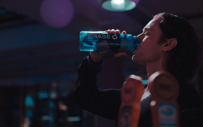Chase Bank Bottle of Jared Leto as Adam Neumann in WeCrashed S01E05 Hustle Harder (2022)
