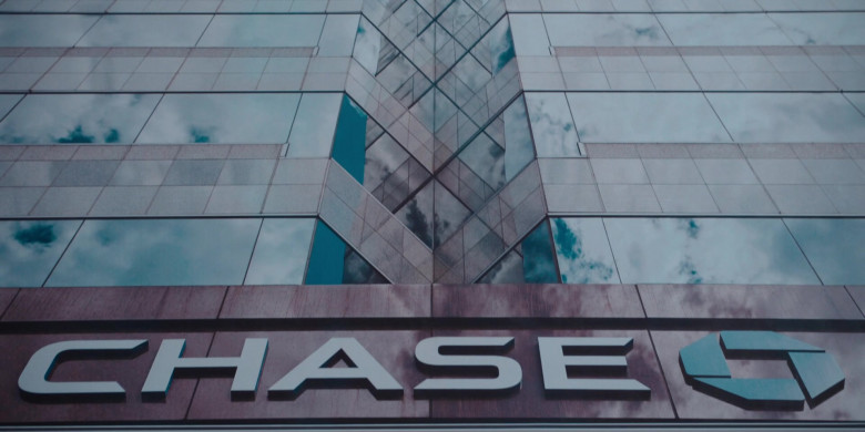 Chase Bank in WeCrashed S01E05 Hustle Harder (2022)
