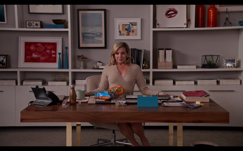 Cisco Phone and Cheetos Snacks in Grace and Frankie S07E02 The Arraignment (2021)