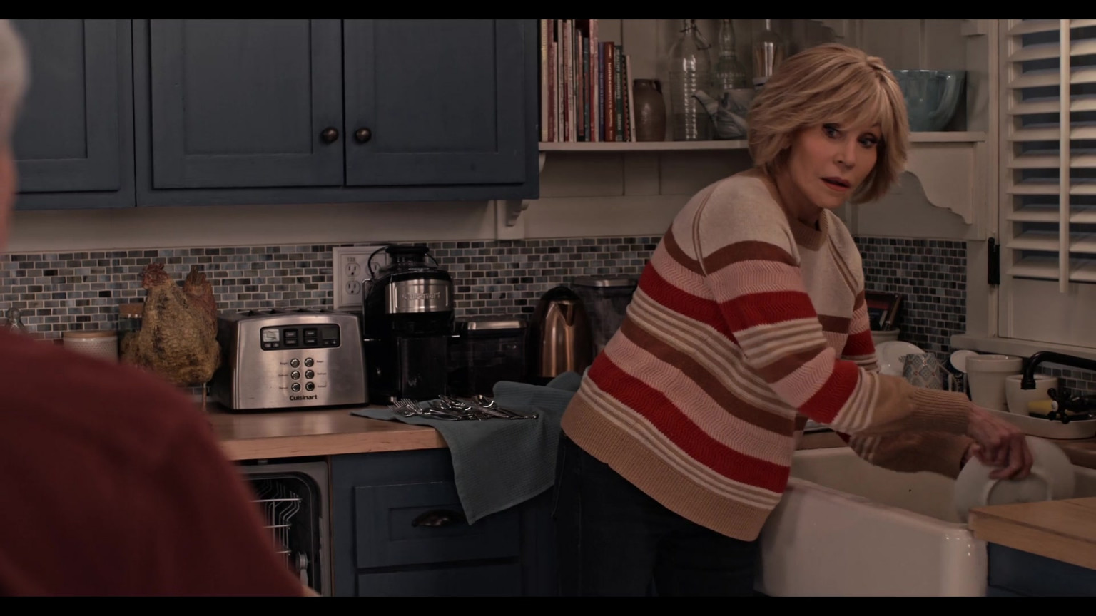 Cuisinart Kitchen Appliances In Grace And Frankie S07E03 