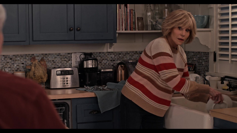 Cuisinart Kitchen Appliances in Grace and Frankie S07E03 The Bunny (2)