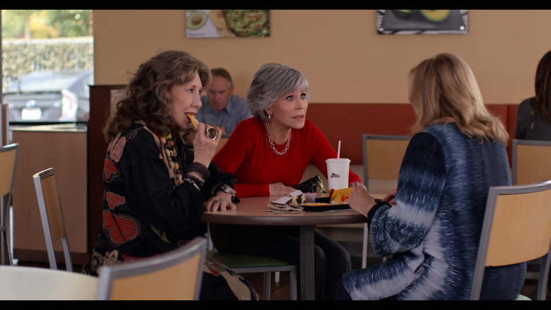 Del Taco Fast food restaurant in Grace and Frankie S07E07 The Psychic (2)