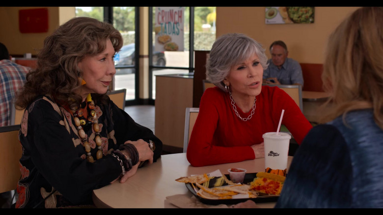 Del Taco Fast food restaurant in Grace and Frankie S07E07 The Psychic (3)