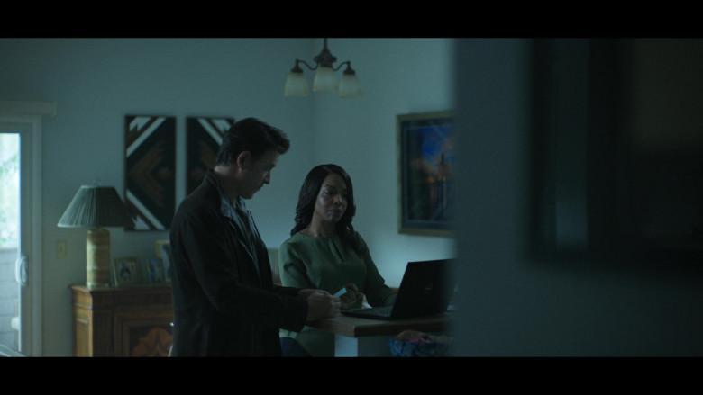 Dell Laptop in Ozark S04E09 Pick a God and Pray (2)