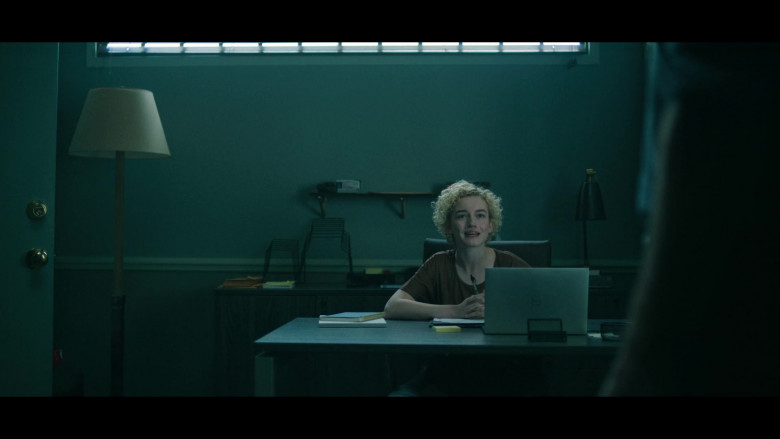 Dell Laptop of Julia Garner as Ruth Langmore in Ozark S04E13 Mud (1)