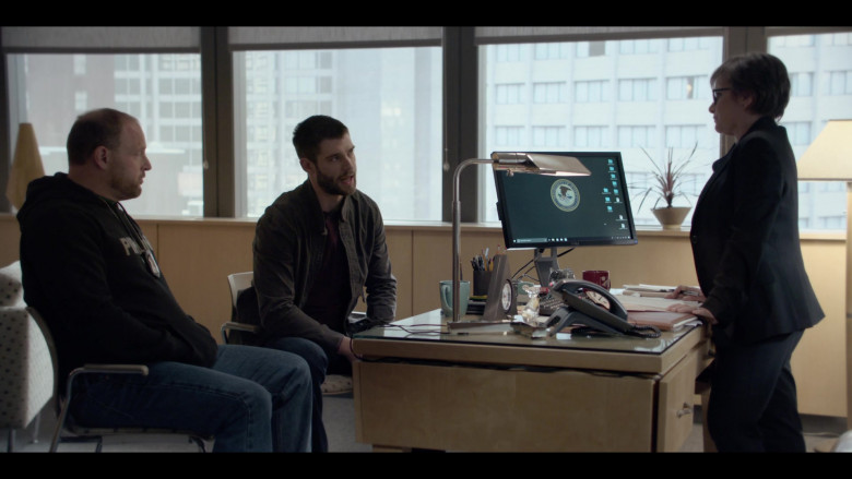 Dell Monitors in We Own This City S01E01 Part One (1)
