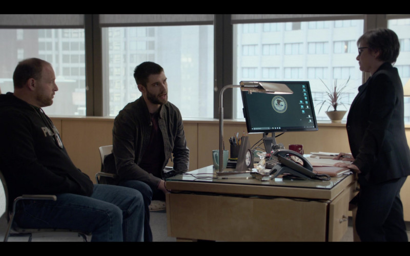 Dell Monitors in We Own This City S01E01 Part One (1)