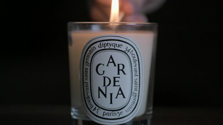 Diptyque Paris Gardenia Candle in Swimming With Sharks S01E01 Chapter One (2022)