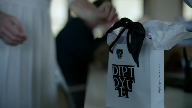 Diptyque Paris Paper Bag in Swimming With Sharks S01E02 Chapter Two (2022)