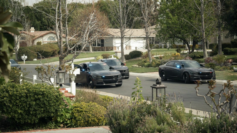 Dodge Charger Cars in S.W.A.T. S05E18 Family (2)