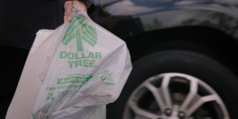 Dollar Tree Discount Store in The Thing About Pam S01E06 She's a Killer (2)