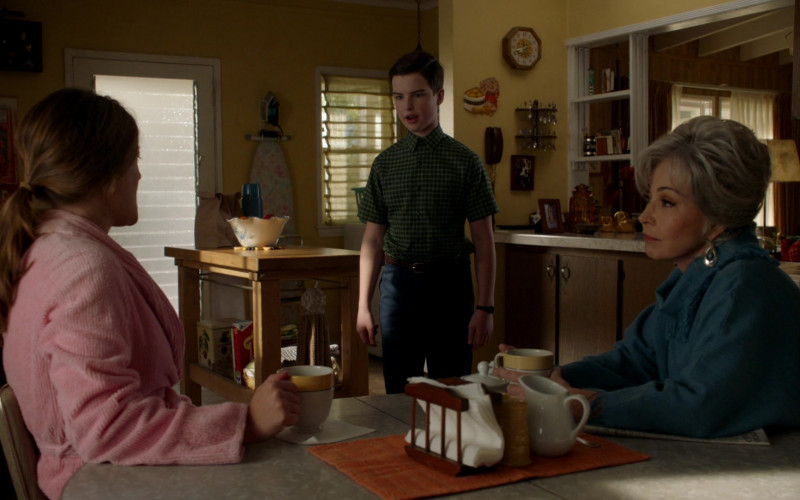 General Mills Cereal in Young Sheldon S05E19 A God-Fearin’ Baptist and a Hot Trophy Husband (2022)