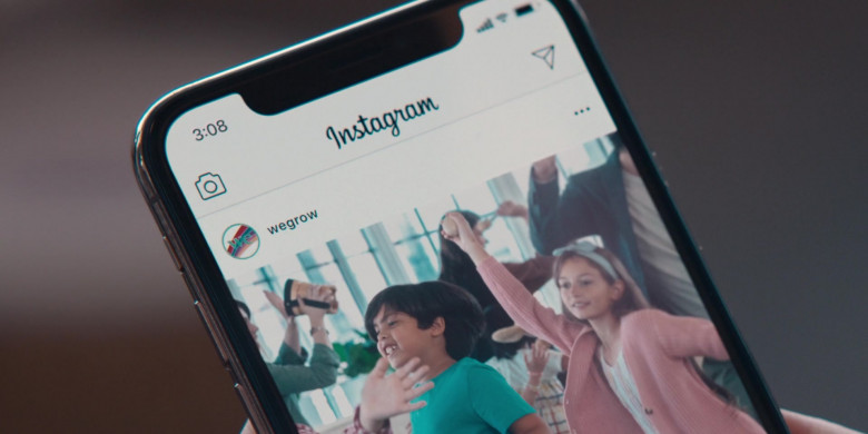 Instagram Social Network in WeCrashed S01E07 The Power of We (2)