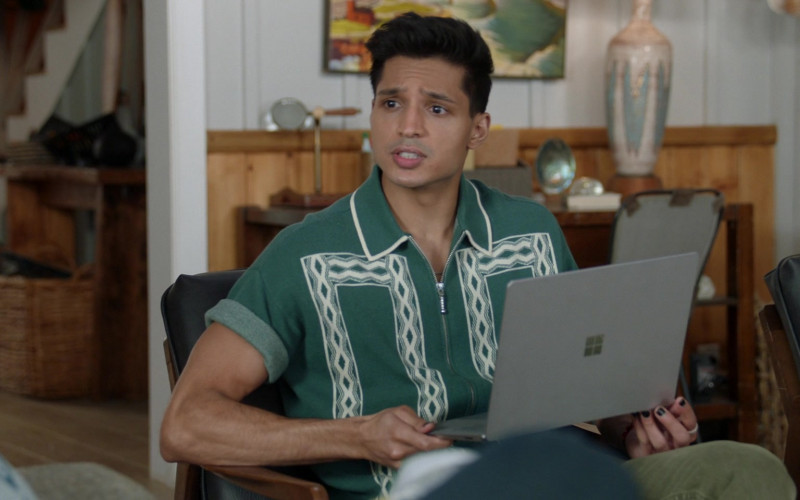 Microsoft Surface Laptop in All American S04E14 Changes (2022)