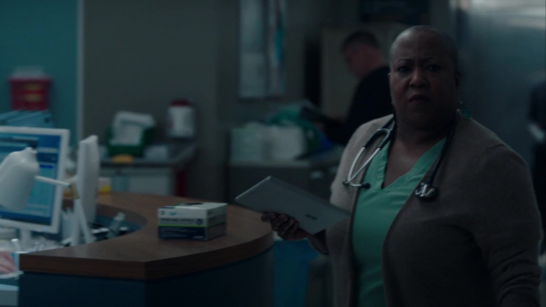 Microsoft Surface Tablet in The Resident S05E18 Ride or Die (2022)