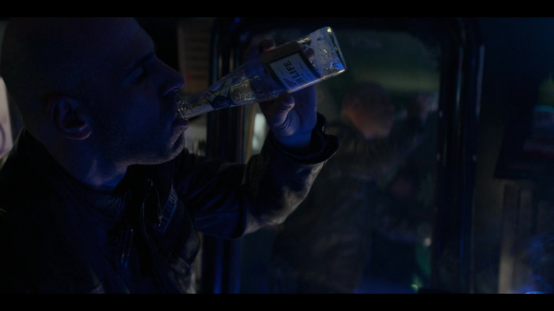 Miller High Life Beer Bottle in Mayans M.C. S04E02 Hymn Among the Ruins (2022)