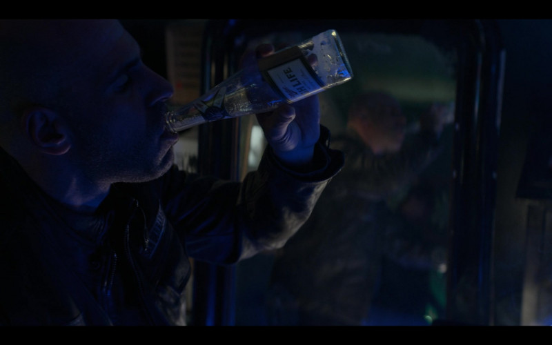 Miller High Life Beer Bottle in Mayans M.C. S04E02 Hymn Among the Ruins (2022)