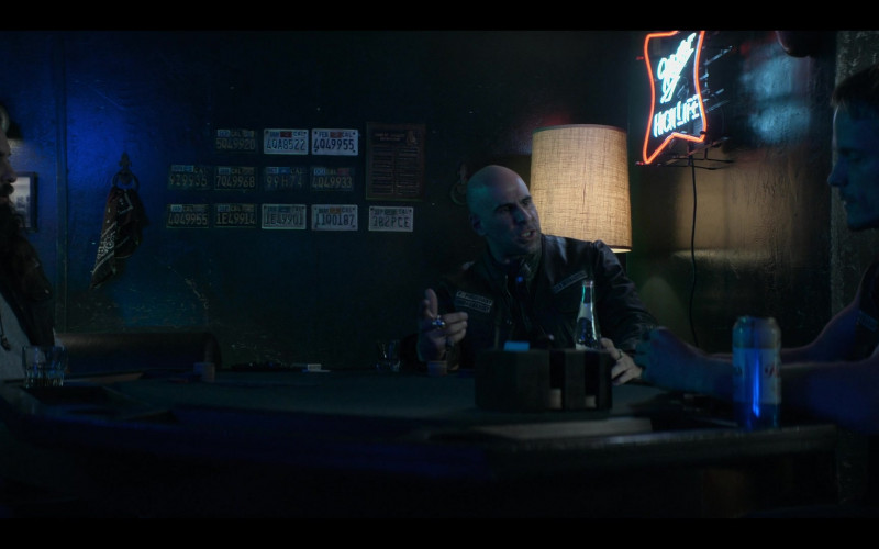 Miller High Life Beer Neon Sign in Mayans M.C. S04E02 Hymn Among the Ruins (2022)