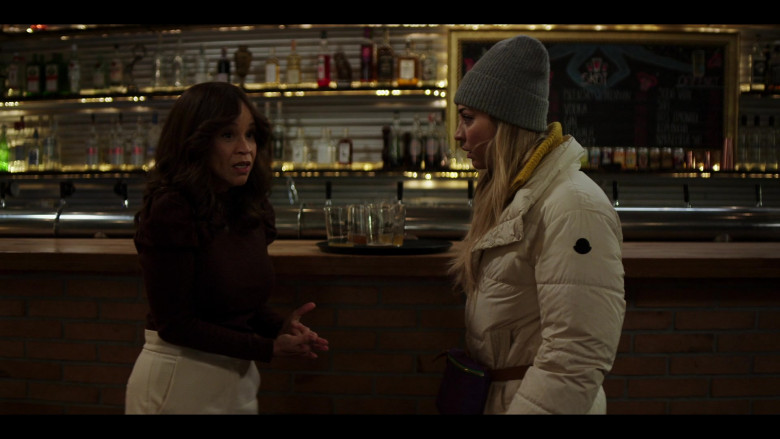 Moncler Women's White Long Down Jacket of Kaley Cuoco as Cassie Bowden in The Flight Attendant S02E04 Blue Sincerely Reunion