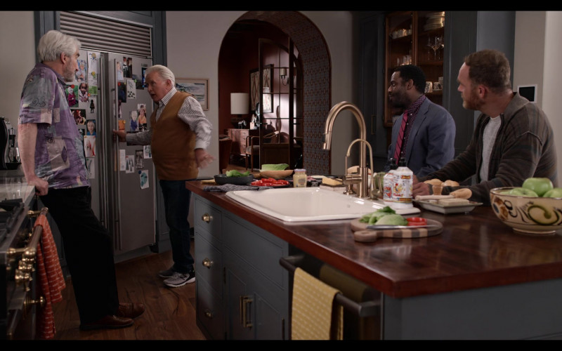 New Balance Men’s Sneakers Worn by Martin Sheen as Robert Hanson in Grace and Frankie S07E10 The Panic Attacks (2022)