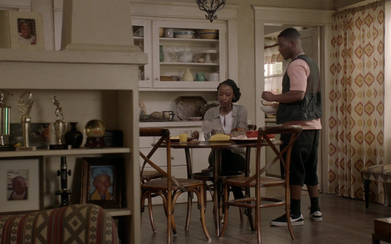 Nike Men's Sneakers in All American S04E14 Changes (2022)