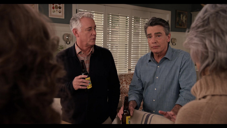Pacifico Beer in Grace and Frankie S07E06 The Wire (2022)